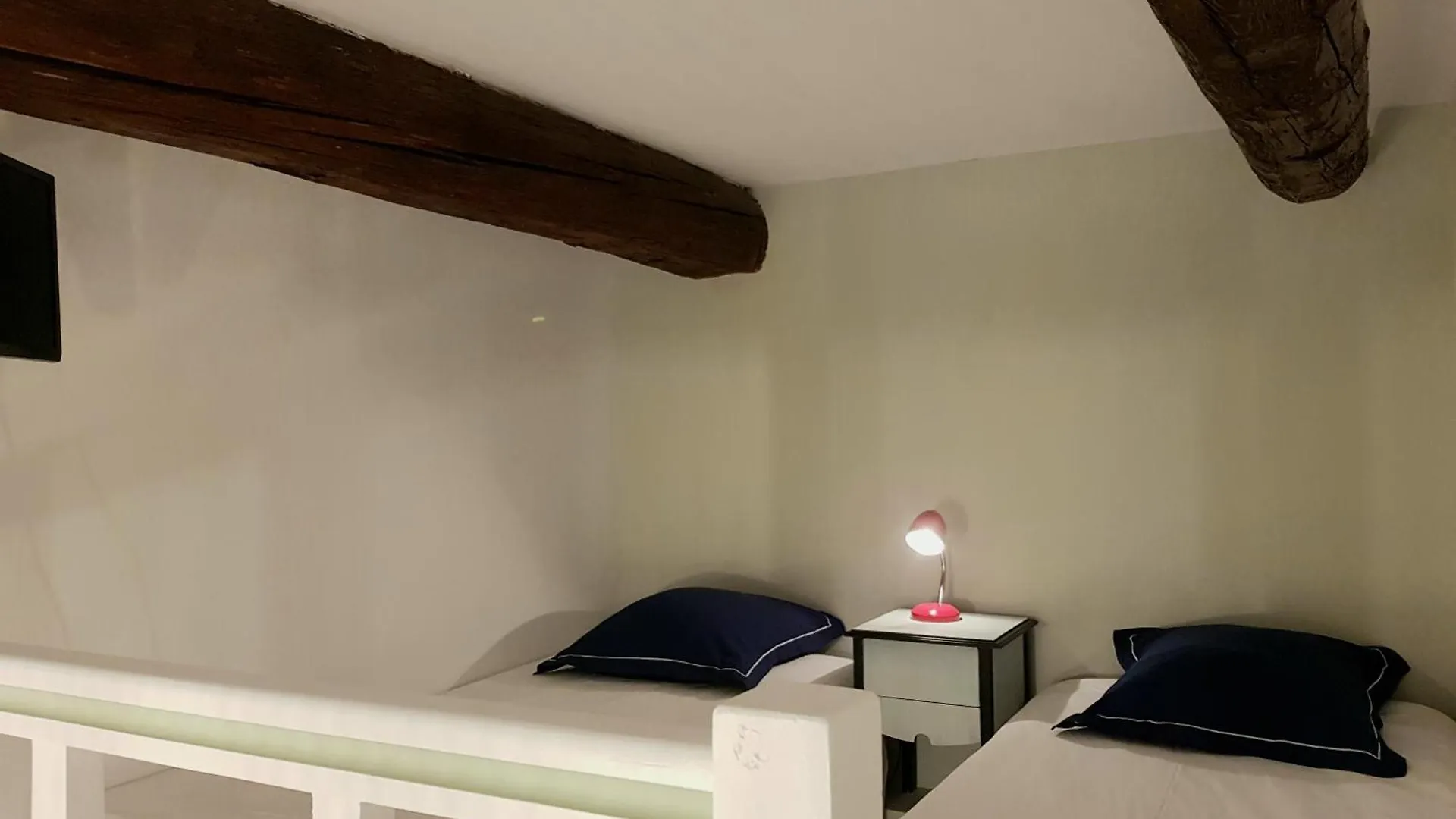 Bed & Breakfast Bed And Breakfast Jardin De Marie Aix-en-Provence France